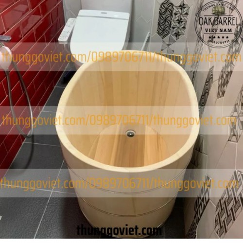 BỒN TẮM GỖ TEAK LÀO, TUYẾT TÙNG ĐỎ, HINOKI – LOẠI NÀO TỐT HƠN? PHÂN TÍCH CHUYÊN SÂU TỪ THÙNG GỖ VIỆT