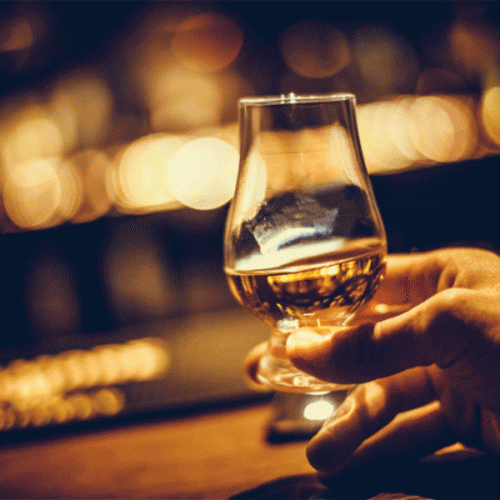 RƯỢU WHISKY ĐƯỢC SẢN XUẤT NHƯ THẾ NÀO ?